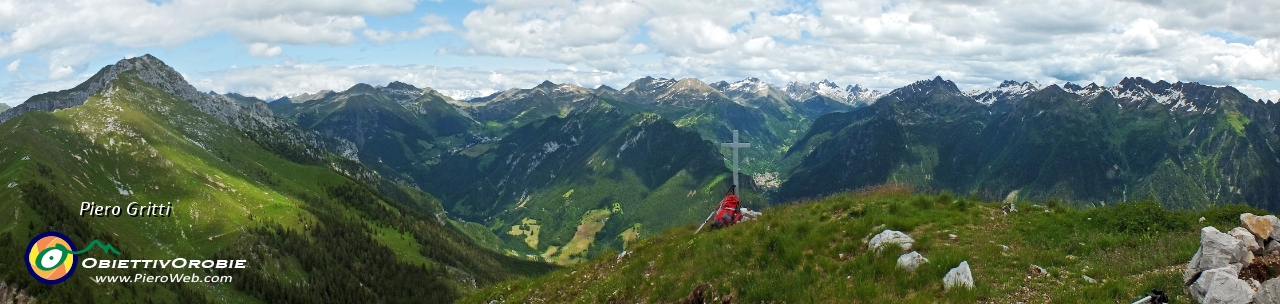 59 Panoramica dal Monte Secco al Pietra Quadra.jpg